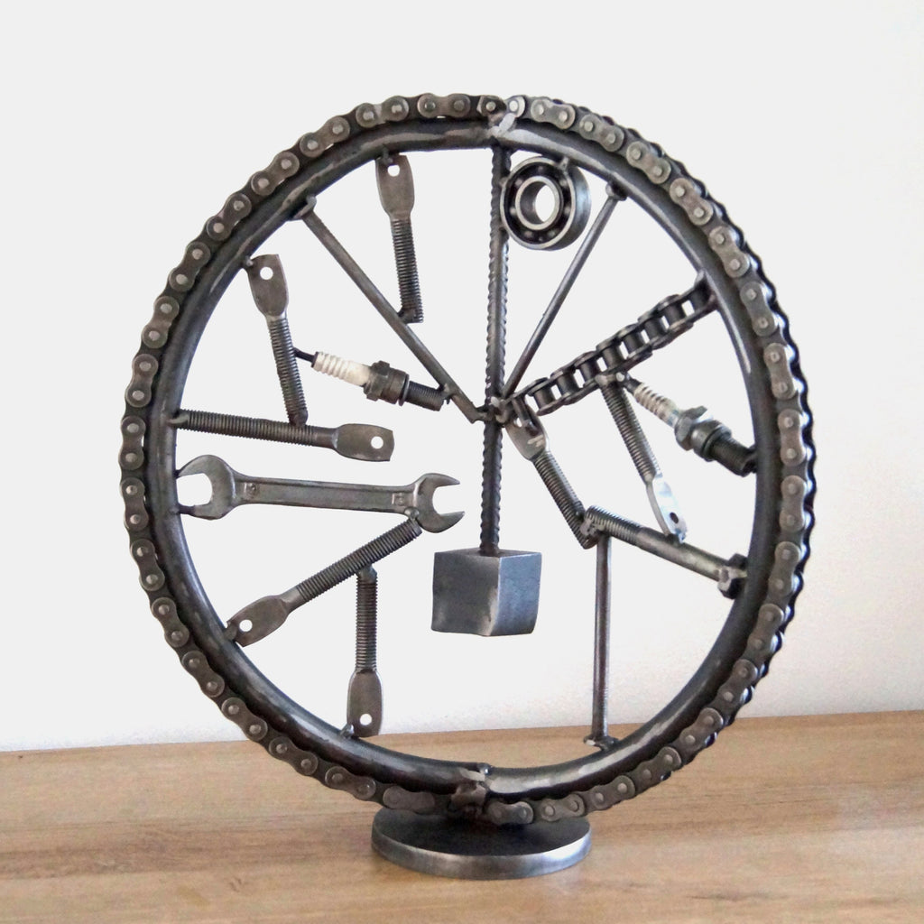 Διακοσμητικό γλυπτό από μέταλλο αφηρημένο