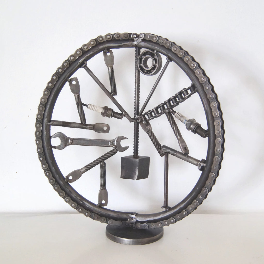 Διακοσμητικό γλυπτό από μέταλλο αφηρημένο