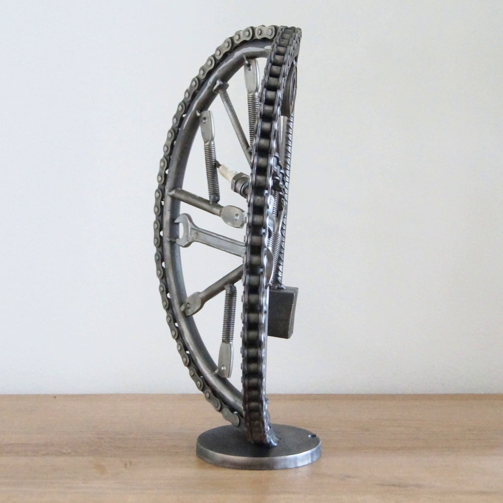 Διακοσμητικό γλυπτό από μέταλλο αφηρημένο