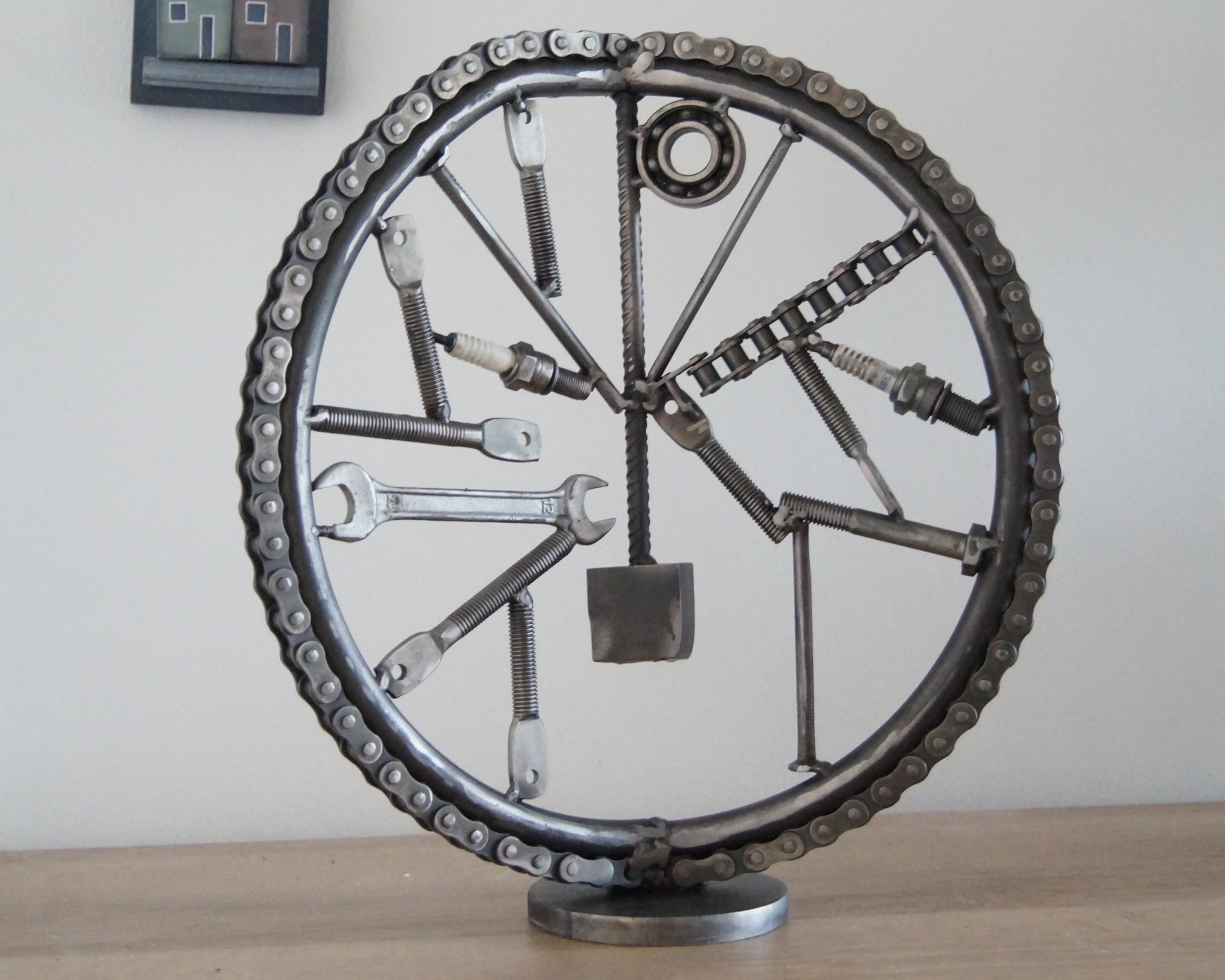 Διακοσμητικό γλυπτό από μέταλλο αφηρημένο